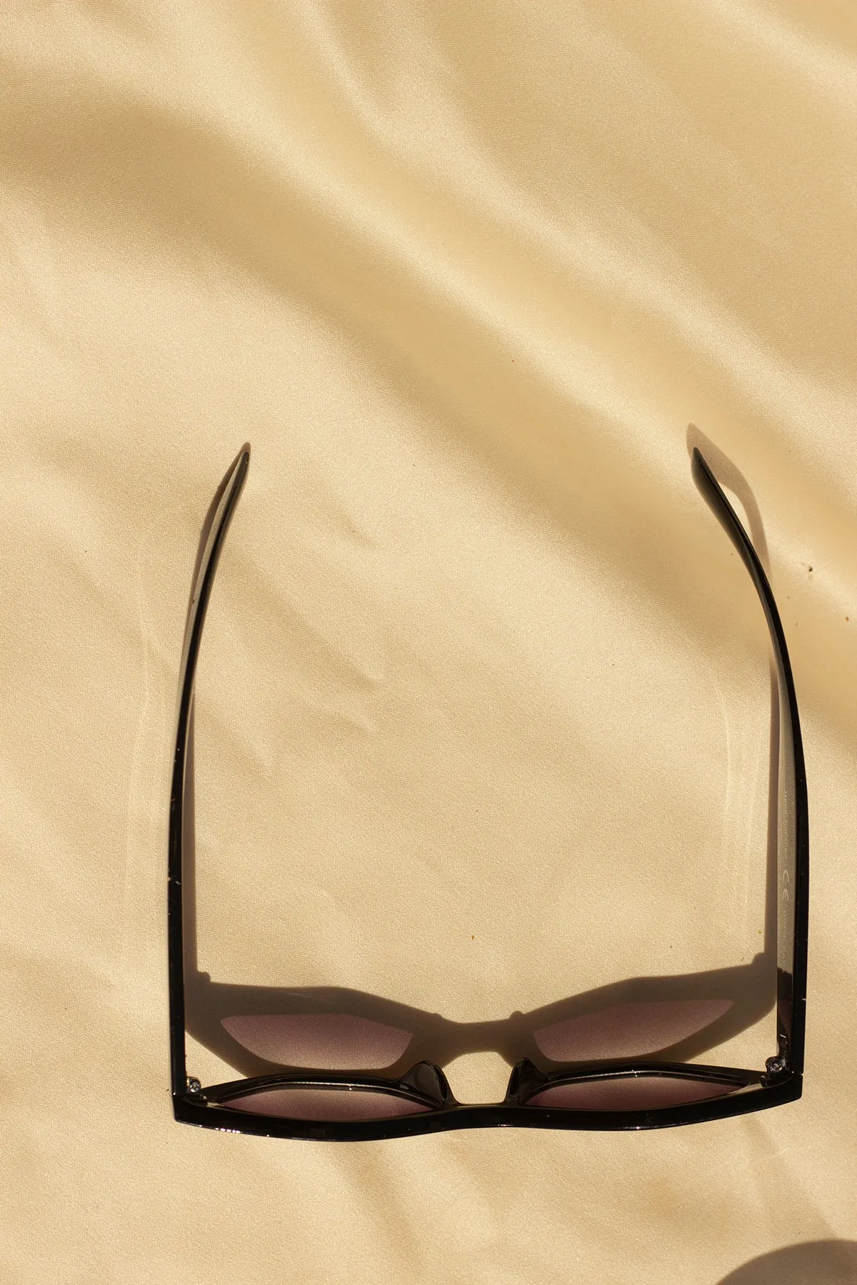 Thick Diamond Frame Sunglasses