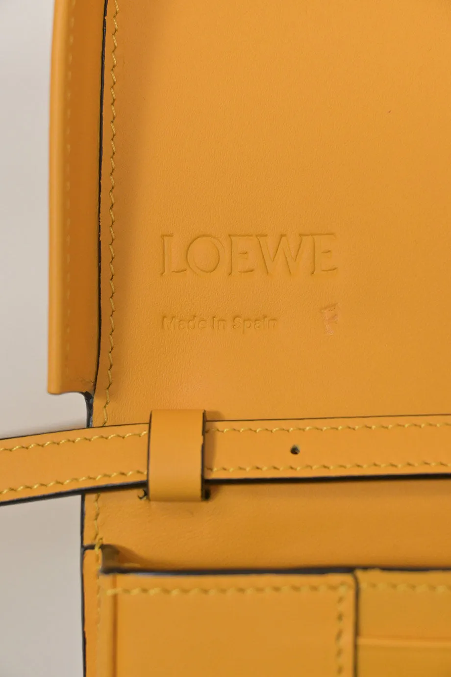 [WB6794] Loewe | Cross-Body Bag